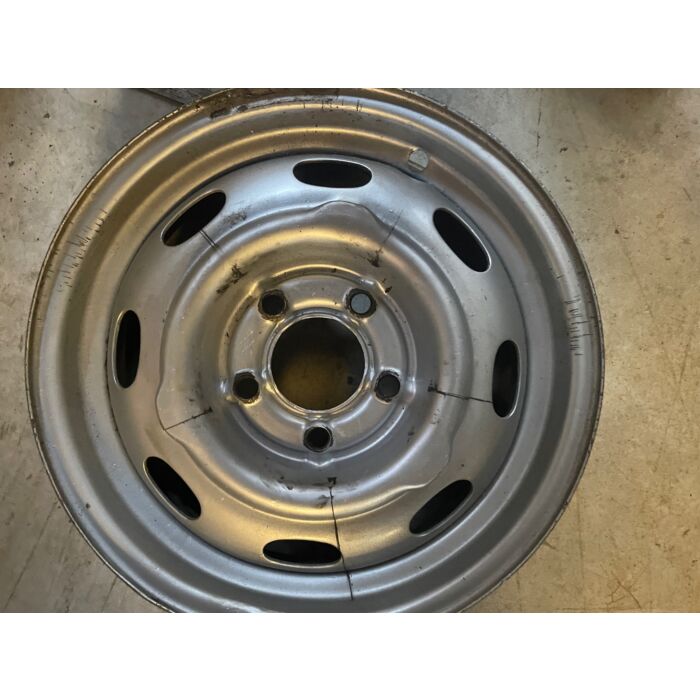 Stålfælg 4x15 tommer til Amazon+PV544+Duett Volvo Part 670429