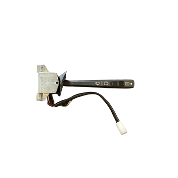 "Wiper Washer BL" er din ultimative løsning til et klart og uhindret udsyn under kørslen. Denne højtydende sprinklervæske fjerner ubesværet snavs, skidt og insektstænk fra din forrude og giver en stribefri finish. Dens unikke formel er