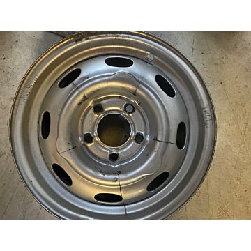 Velg staal 4 x15 inch Amazon+PV544+Duett Volvo onderdeel 670429